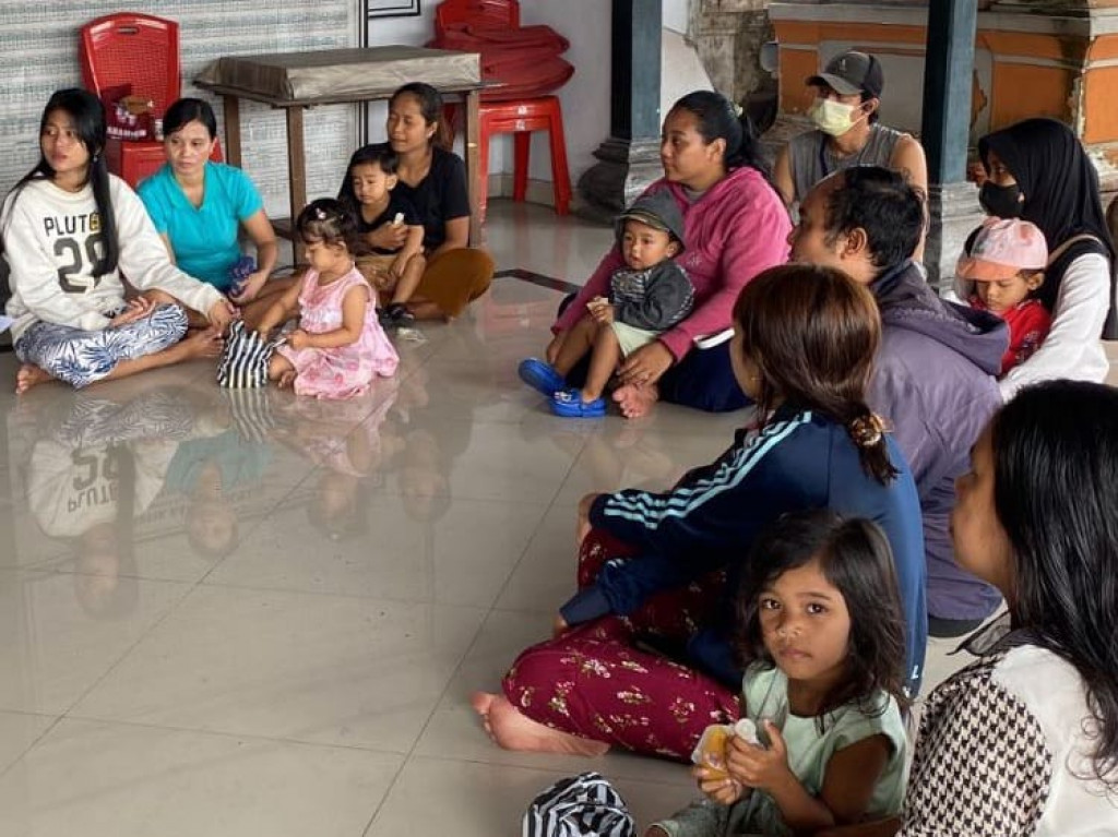 Antusias Masyarakat Mengikuti Kegiatan Rutin Posyandu Balita di Banjar Dukuh